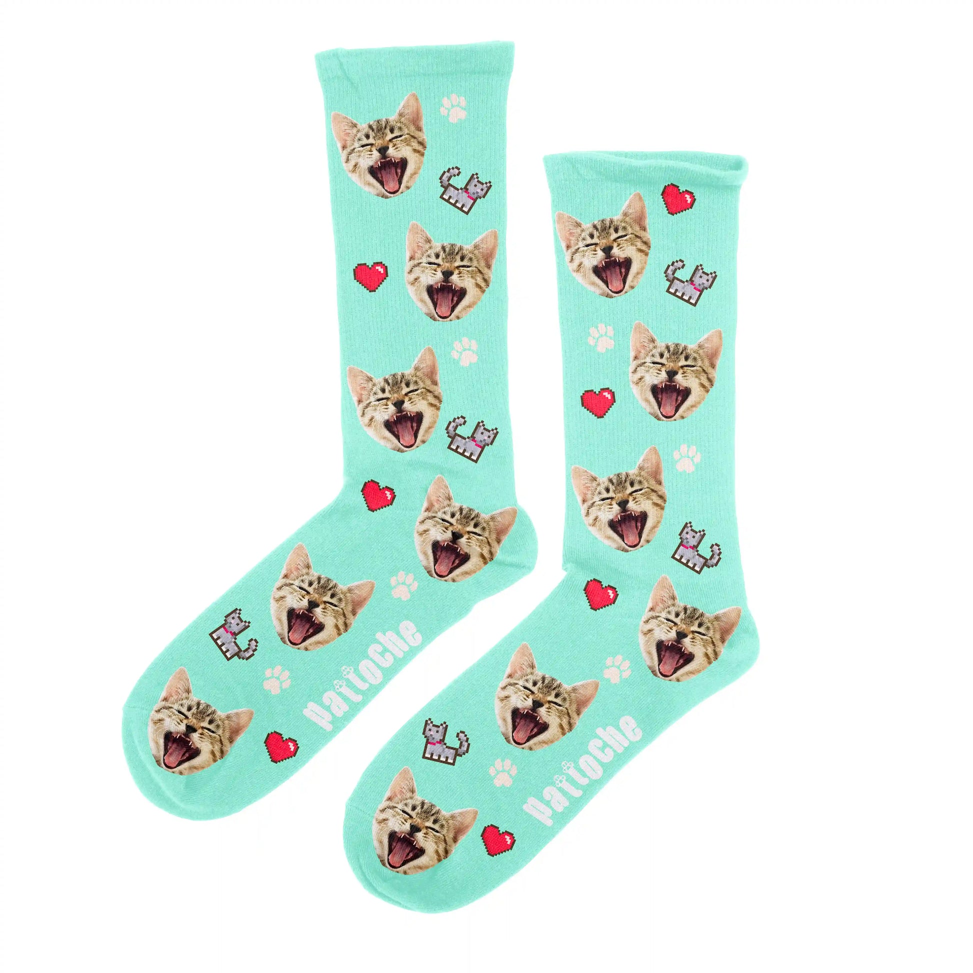 Chaussettes cœur pixel art menthe avec portrait de chat - design cœurs et empreintes Pattoche
