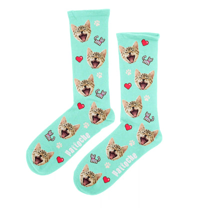 Chaussettes cœur pixel art menthe avec portrait de chat - design cœurs et empreintes Pattoche